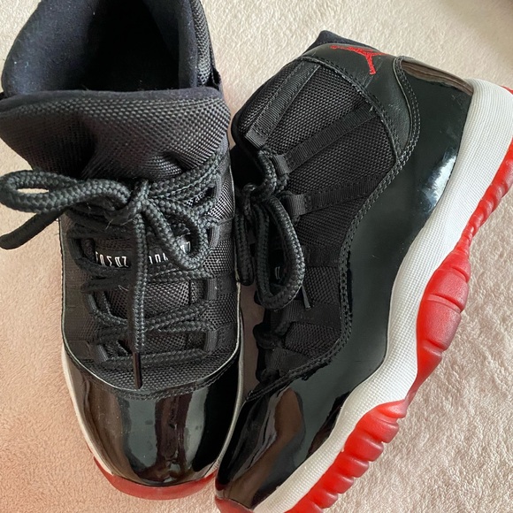 WORN TWICE AS NEW JORDAN 11S RETRO BRED - Picture 4 of 5